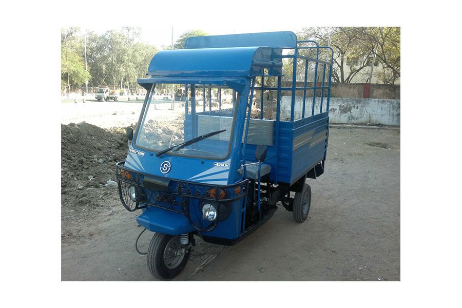Mahindra champion 3 wheeler on rent by transRentals