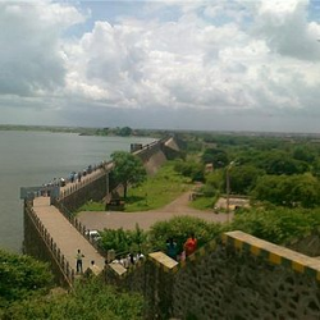 Nyari-Dam-For-A-Refreshing-Experience